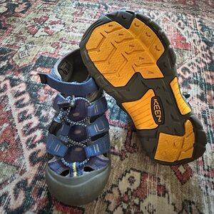 Keen Sandals - Big Kid Size 3